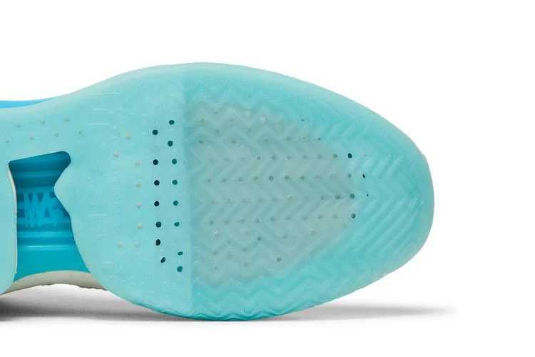 Krossovki-Nike-Air-Zoom-GT-Jump-Avant-Garden-4