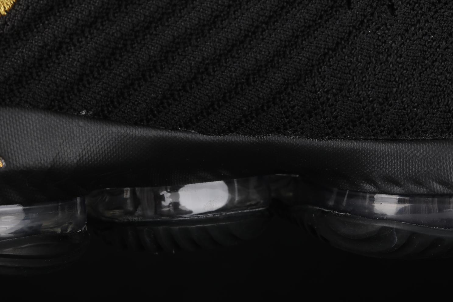 Nike-LeBron-16-EP-Im-King-12