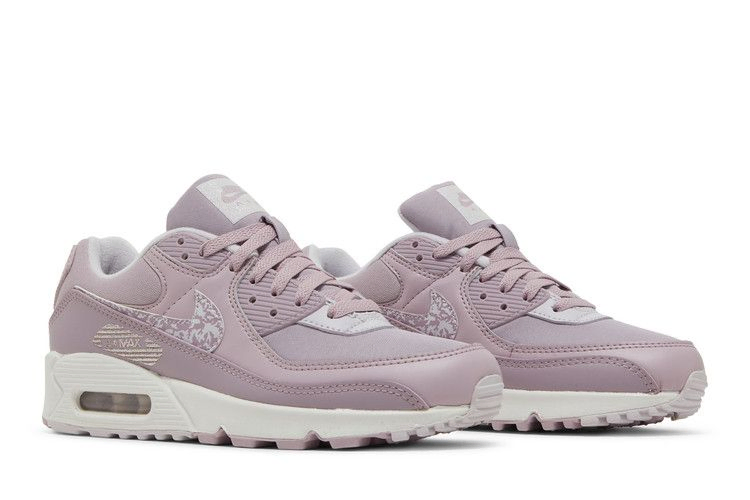 wmns-air-max-90-plum-fog-camo-dc9445-500_07