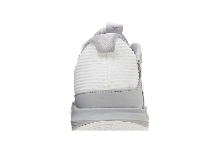 Кроссовки Nike Men's Kyrie Low 5 'Wolf Grey'