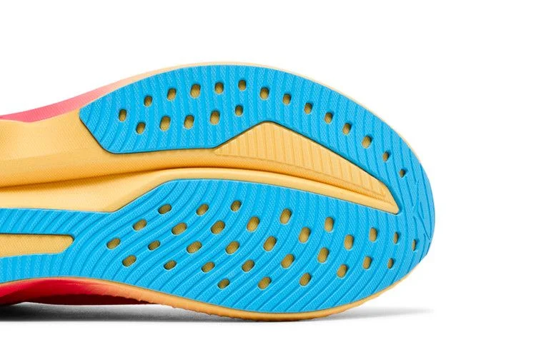 Krossovki-HOKA-Mach-6-Poppy-Squash-4
