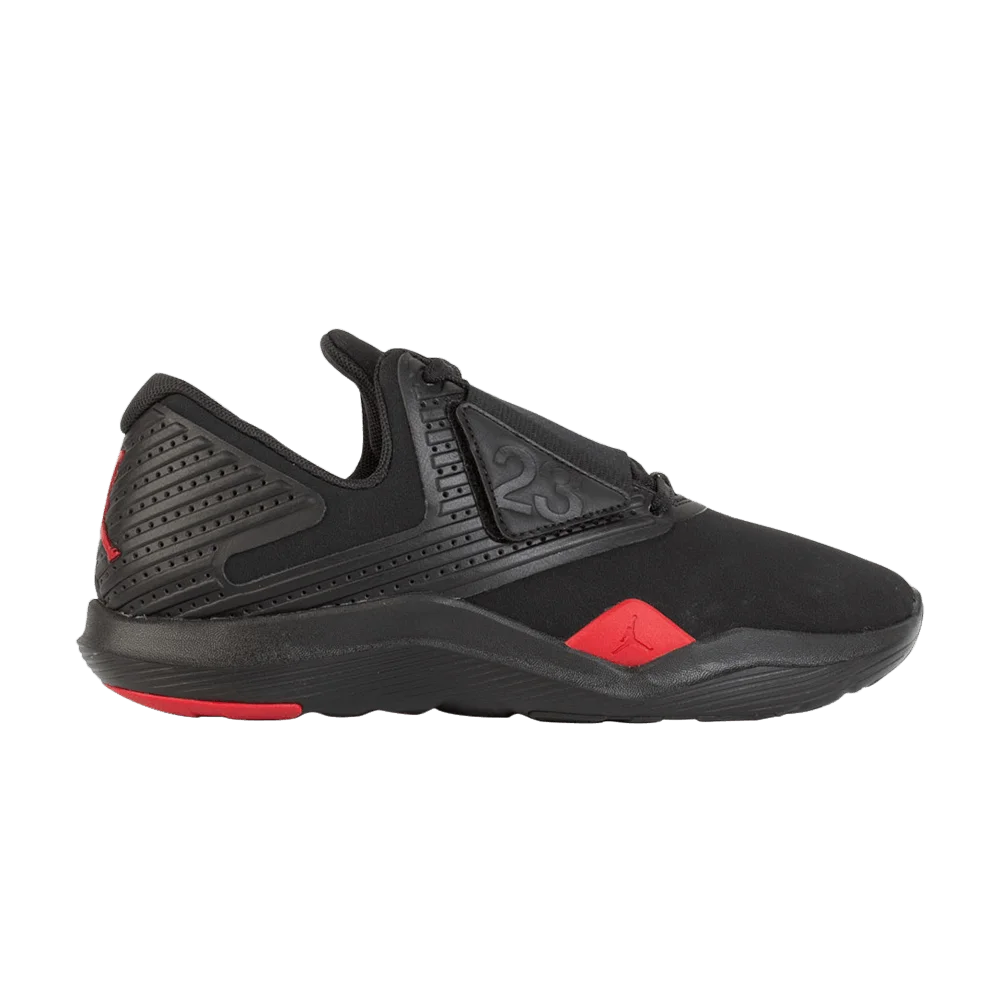 Krossovki-Air-Jordan-Relentless-Bred