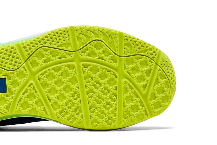 max-lebron-11-low-sprite-642489-471_04