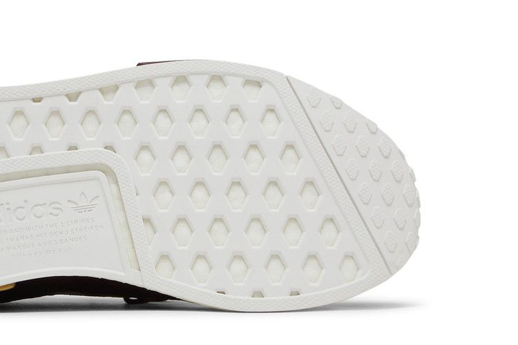 Кроссовки Adidas Wmns NMD_R1 'Maroon Gold'