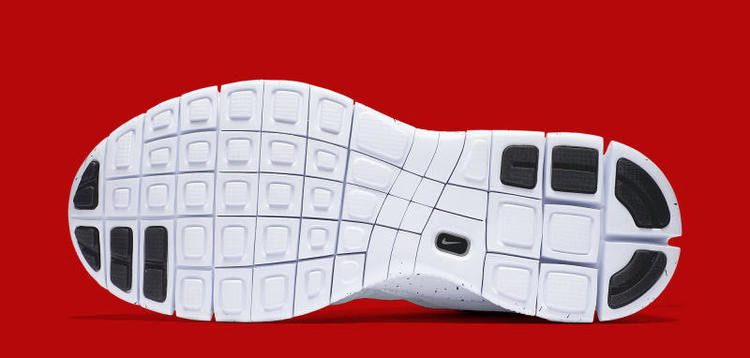 free-flyknit-mercurial-triple-white-805554-100_05