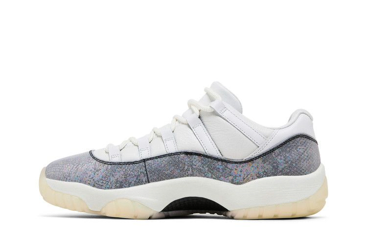 air-jordan-11-low-year-of-the-snake-hq7000-001_02