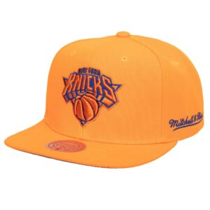 Mitchell-Ness-Christmas-Day-Snapback-NBA-New-York-Knicks-300x300