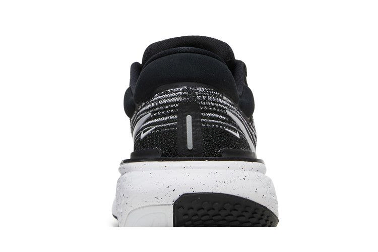 Кроссовки Nike Wmns ZoomX Invincible Run Flyknit 'White Black'