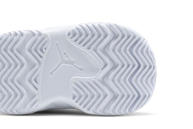 jordan-max-aura-3-td-bred-da8023-006_04