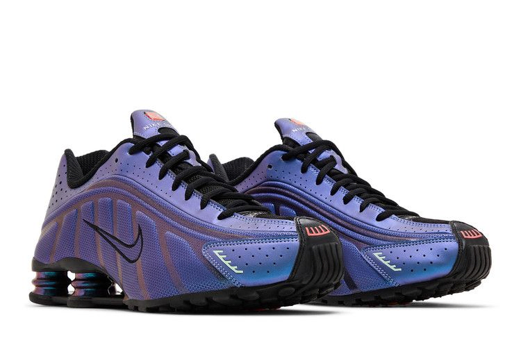 shox-r4-iridescent-hq3446-001_07