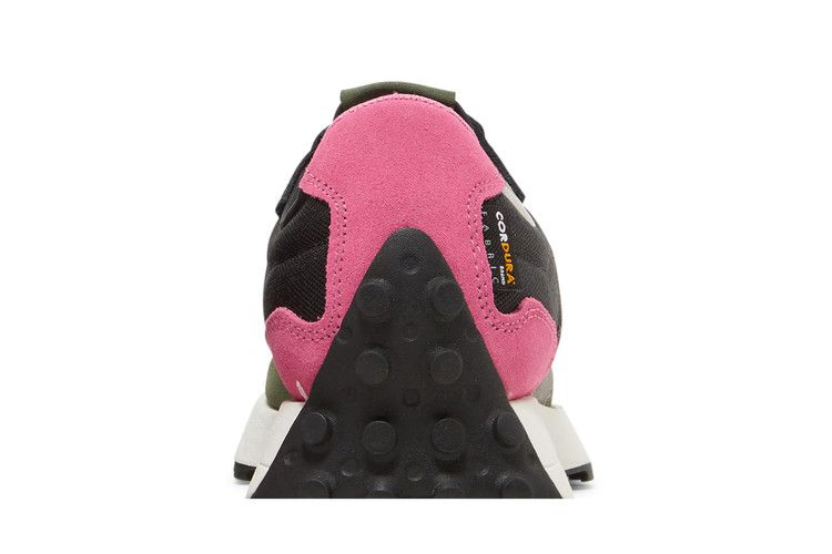Кроссовки New Balance 327 'Black Pink Green'