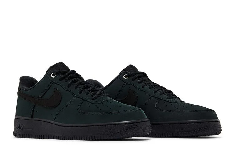 Krossovki-Nike-Air-Force-1-Low-Triple-Black-Nubuck-7