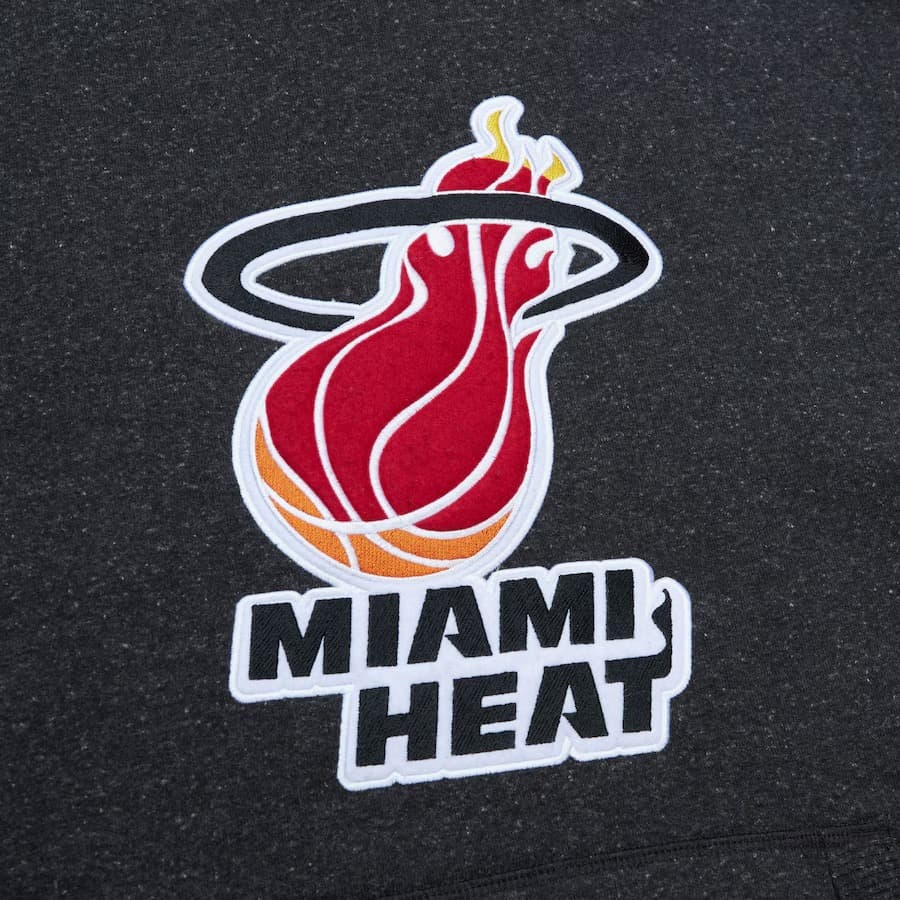 Mitchell-Ness-Black-Miami-Heat-Snow-Washed-Fleece-Pullover-Hoodie-2