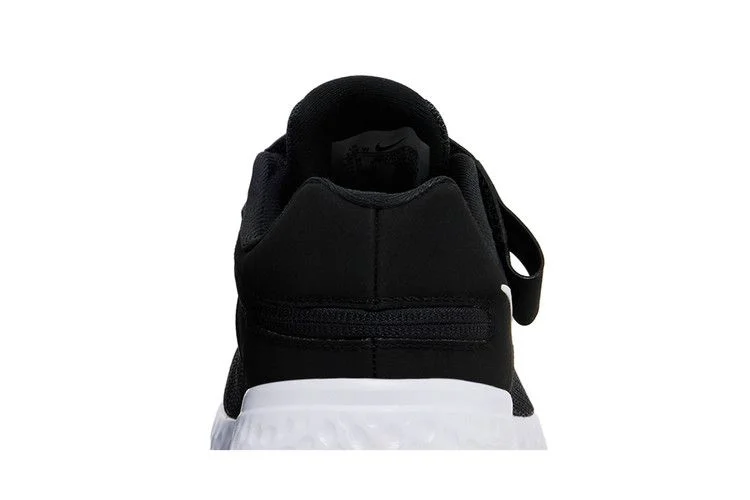 Кроссовки Nike Revolution 6 FlyEase GS 'Black White'