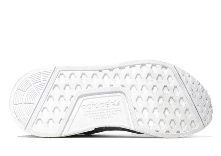 Krossovki-JD-Sports-x-adidas-Wmns-NMD_R1-Core-Black-5