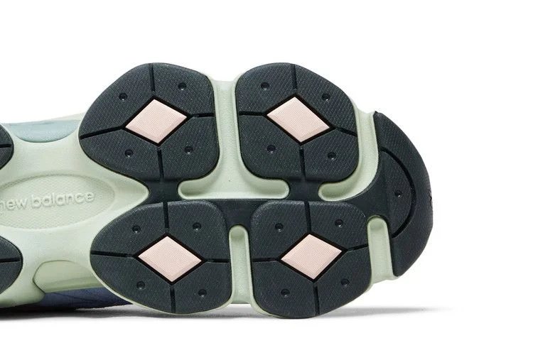 Krossovki-The-Whitaker-Group-x-New-Balance-9060-Missing-Pieces-Pack-Daydream-Blue-4
