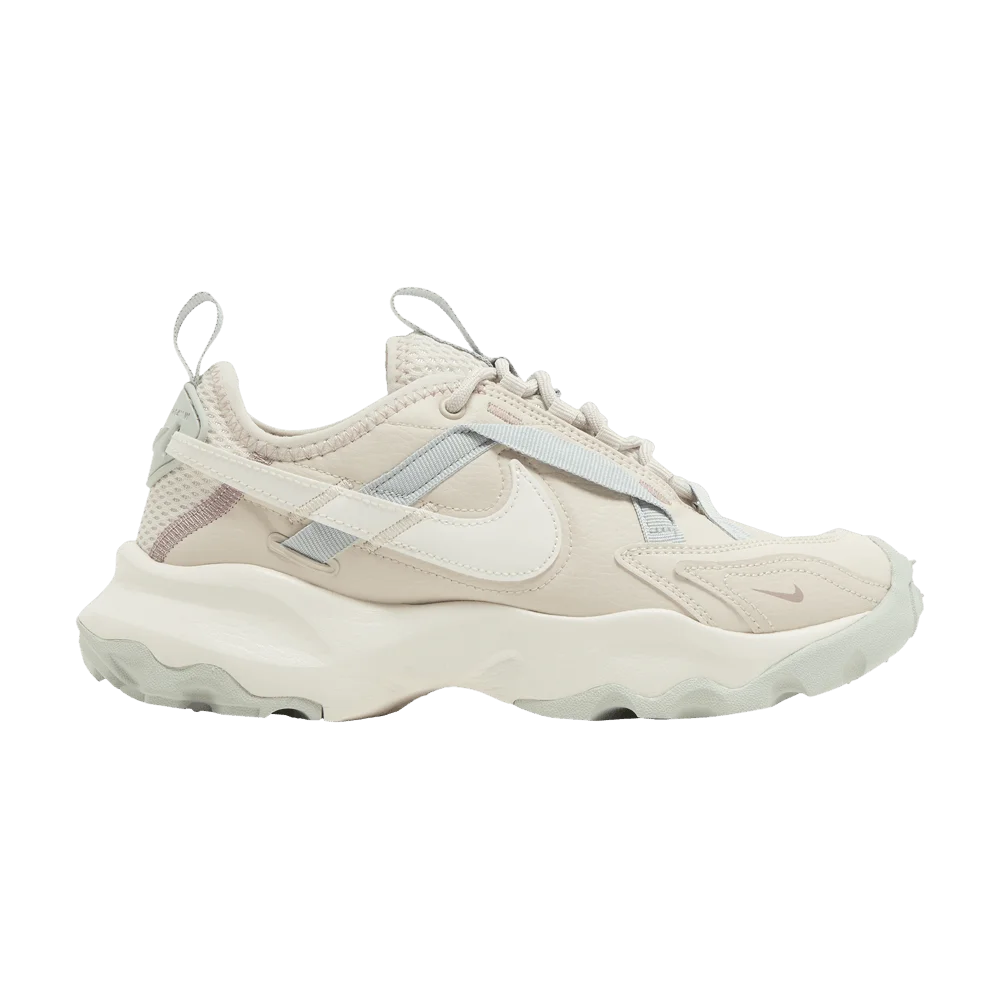 Кроссовки Nike Wmns TC 7900 'Light Orewood Taupe'