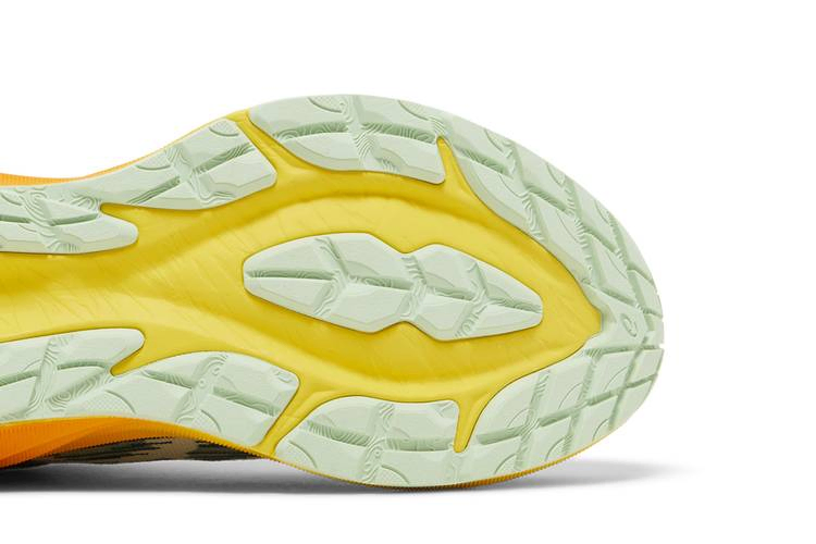Кроссовки ASICS Novablast 3 TR 'Nature Bathing - Golden Yellow'