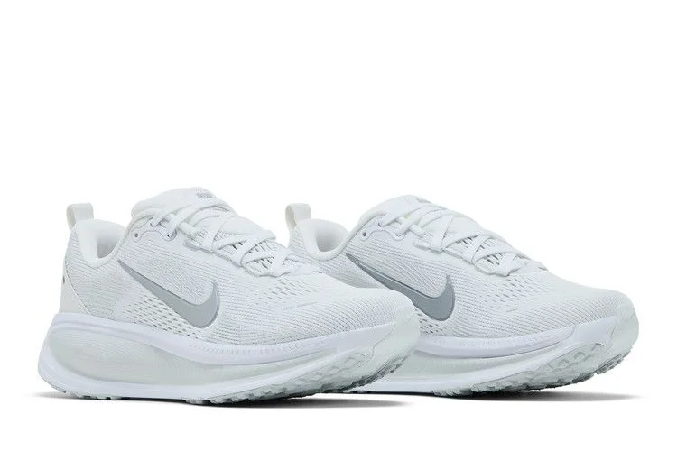 Krossovki-Nike-Wmns-Vomero-18-White-Photon-Dust-7