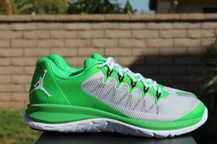 Krossovki-Air-Jordan-Flight-Runner-2-2-3