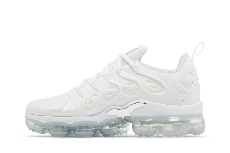 wmns-air-vapormax-plus-white-metallic-silver-fq8895-100_02