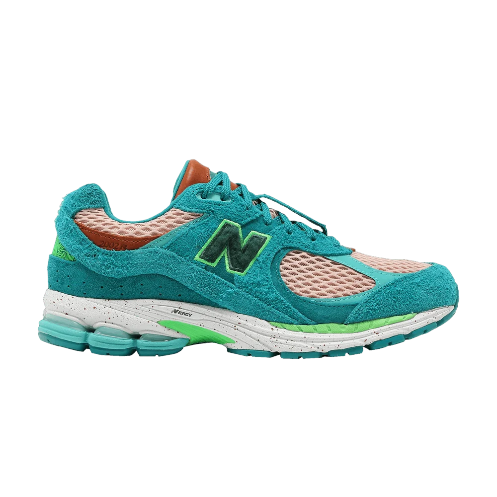 Krossovki-Salehe-Bembury-x-New-Balance-2002R-Water-Be-The-Guide