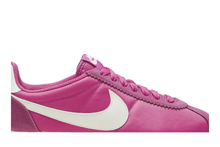 Krossovki-Nike-Wmns-Classic-Cortez-Nylon-Active-Fuchsia-1