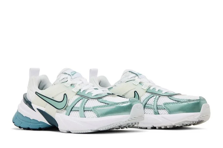 Krossovki-Nike-Wmns-V2K-Run-Cannon-7