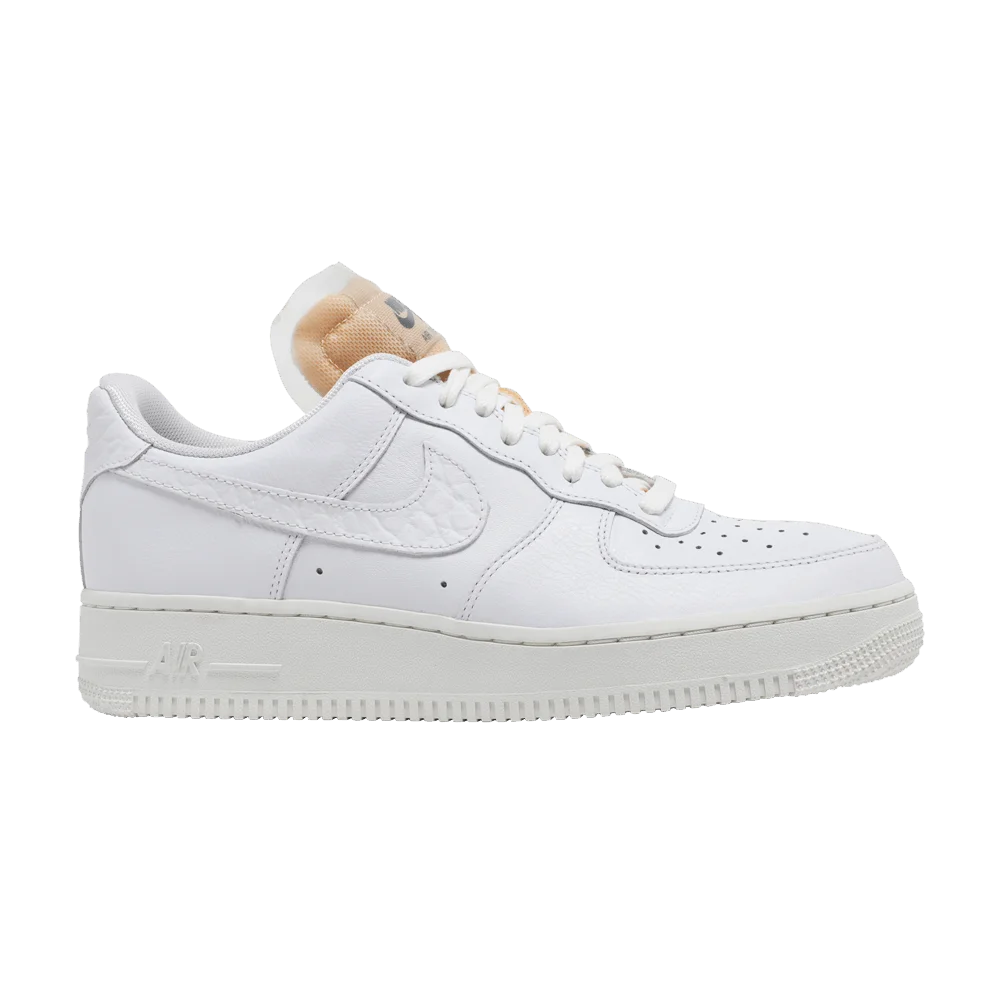 Krossovki-Nike-Wmns-Air-Force-1-Low-07-LX-Bling