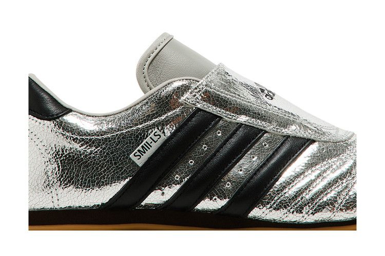 wmns-taekwondo-silver-metallic-black-jh9664_01