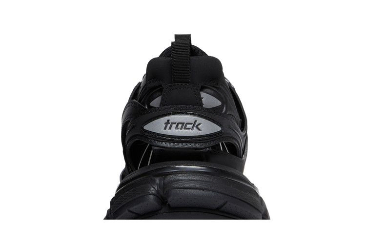 Кроссовки Balenciaga Wmns Track Trainer 'Triple Black'
