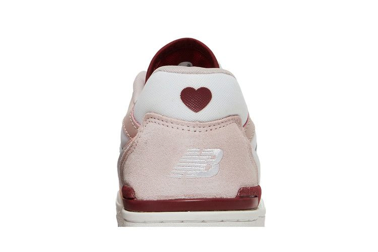 Кроссовки New Balance Wmns 550 'Valentine’s Day'