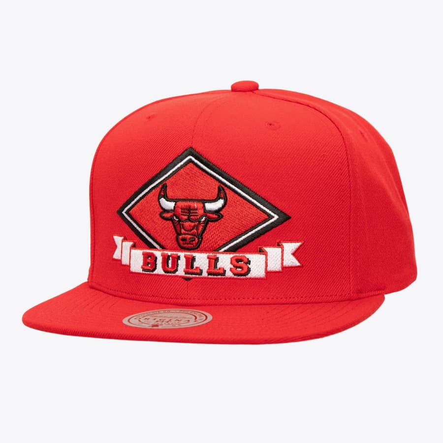 Бейсболка Mitchell & Ness Red Chicago Bulls Diamonds Up Snapback Hat