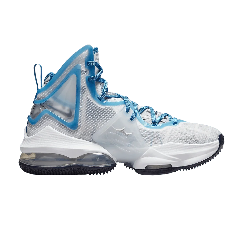 Krossovki-Space-Jam-x-Nike-LeBron-19-GS-Sweatsuit