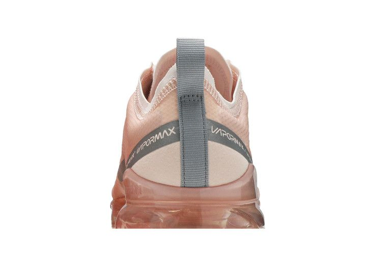 wmns-air-vapormax-2019-echo-pink-silver-cq9703-600_06