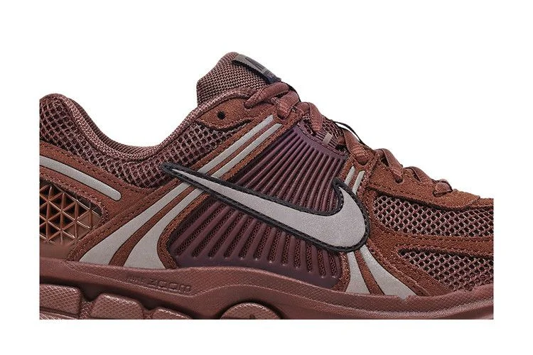 Кроссовки Nike Wmns Air Zoom Vomero 5 'Fauna Brown Velvet Brown'