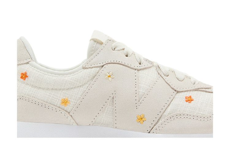 Кроссовки New Balance Wmns 327 'Sea Salt Floral Embroidery'