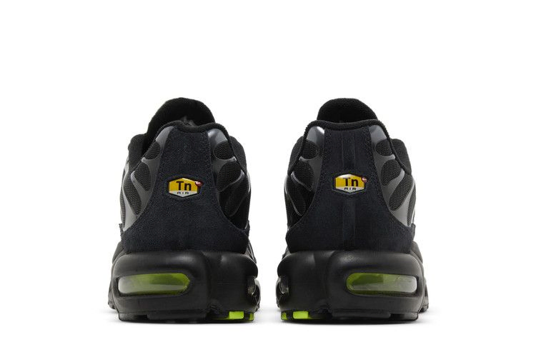 Кроссовки Nike Air Max Plus 'Black Grey Volt'