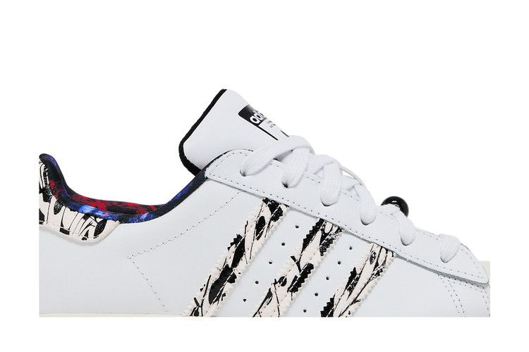 wmns-superstar-butterfly-gy6852_01