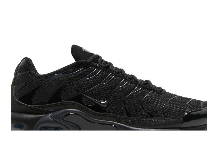 air-max-plus-triple-black-db0682-001_01