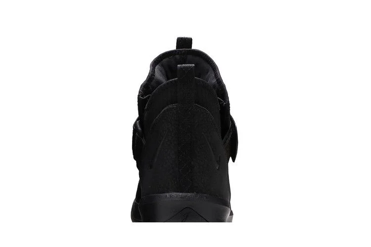 Krossovki-Nike-LeBron-Soldier-13-SFG-Black-Out-6