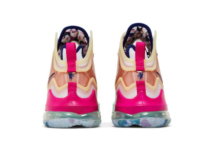Кроссовки Nike LeBron 19 'Valentine's Day'