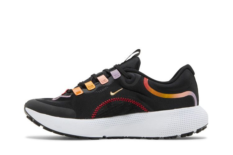 wmns-react-escape-run-black-magma-orange-dq5035-010_02