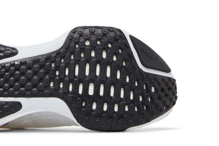 Кроссовки Nike Wmns ZoomX Invincible 3 'White Vivid Purple'