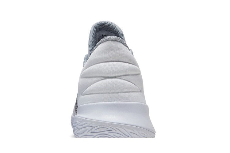 Кроссовки Nike Kyrie Flytrap 5 'White University Red'