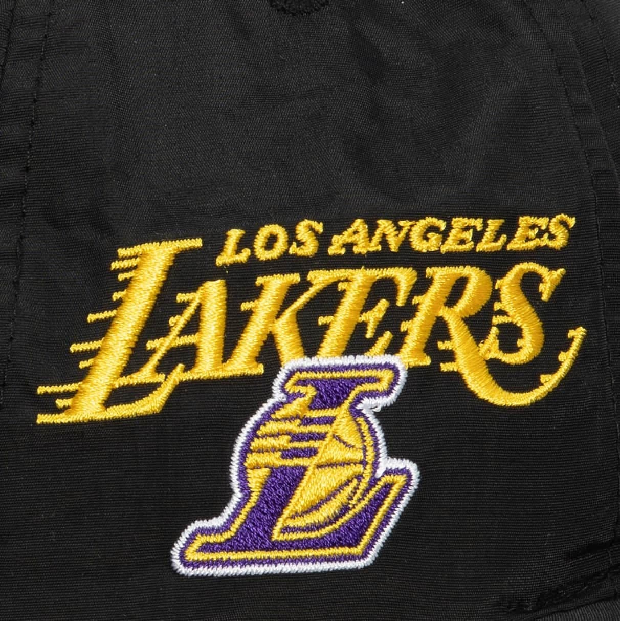 Бейсболка Mitchell & Ness Nylon Szn Deadstock Snapback Los Angeles Lakers Hat