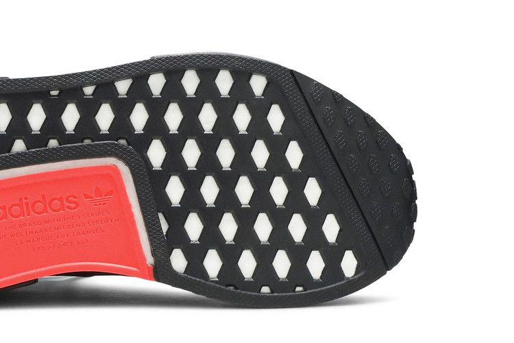 star-wars-x-nmd_r1-j-darth-vader-fw2276_04