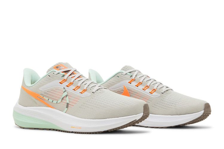 wmns-air-zoom-pegasus-39-premium-photon-dust-orange-mint-dq4339-001_07