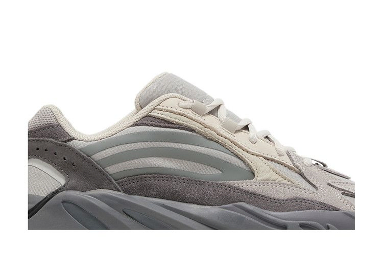 Кроссовки adidas Yeezy Boost 700 V2 'Tephra' 2024