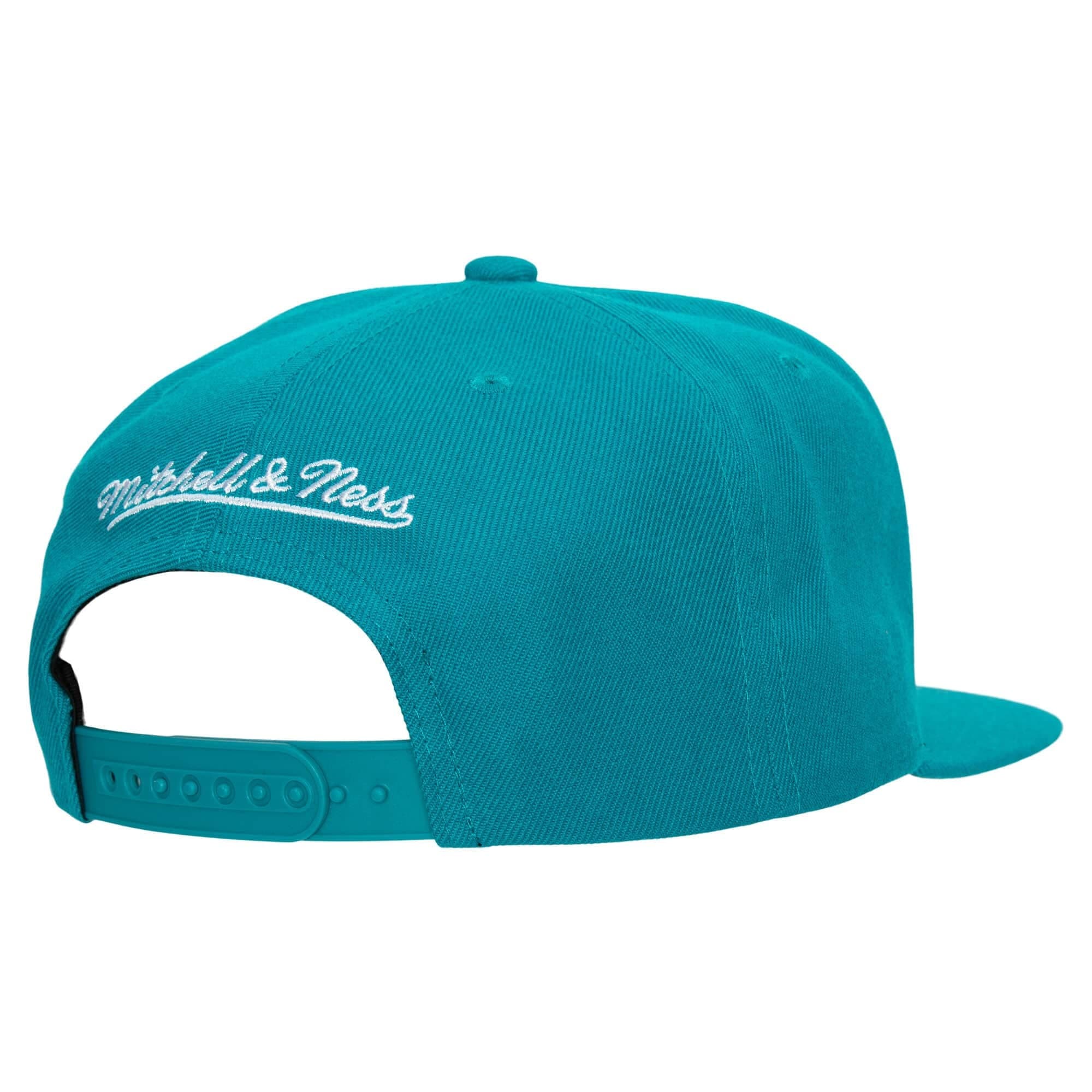 Mitchell-Ness-Team-Ground-2.0-Snapback-HWC-Detroit-Pistons-Hat-1